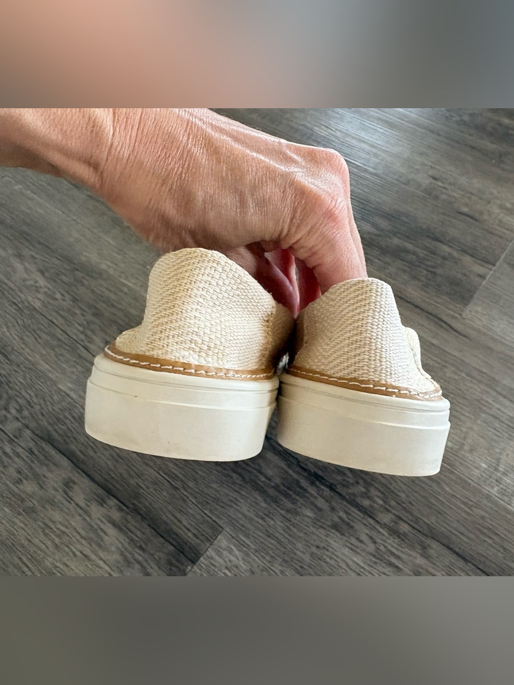Women’s Toms Slip Ons 6.5 - Picture 5 of 6
